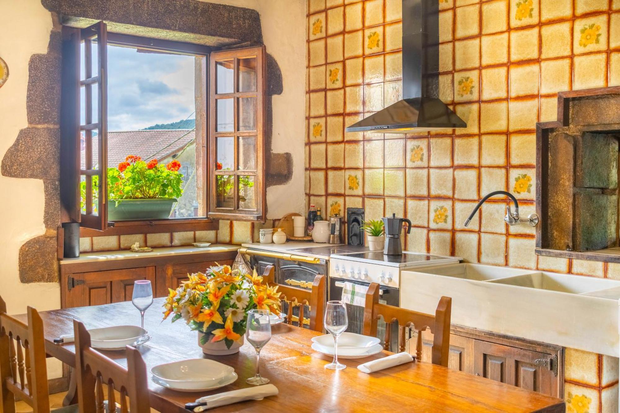 Casa Rural Arotzenia, Hogar Rustico En Pleno Valle De La Ulzama Lizaso 외부 사진