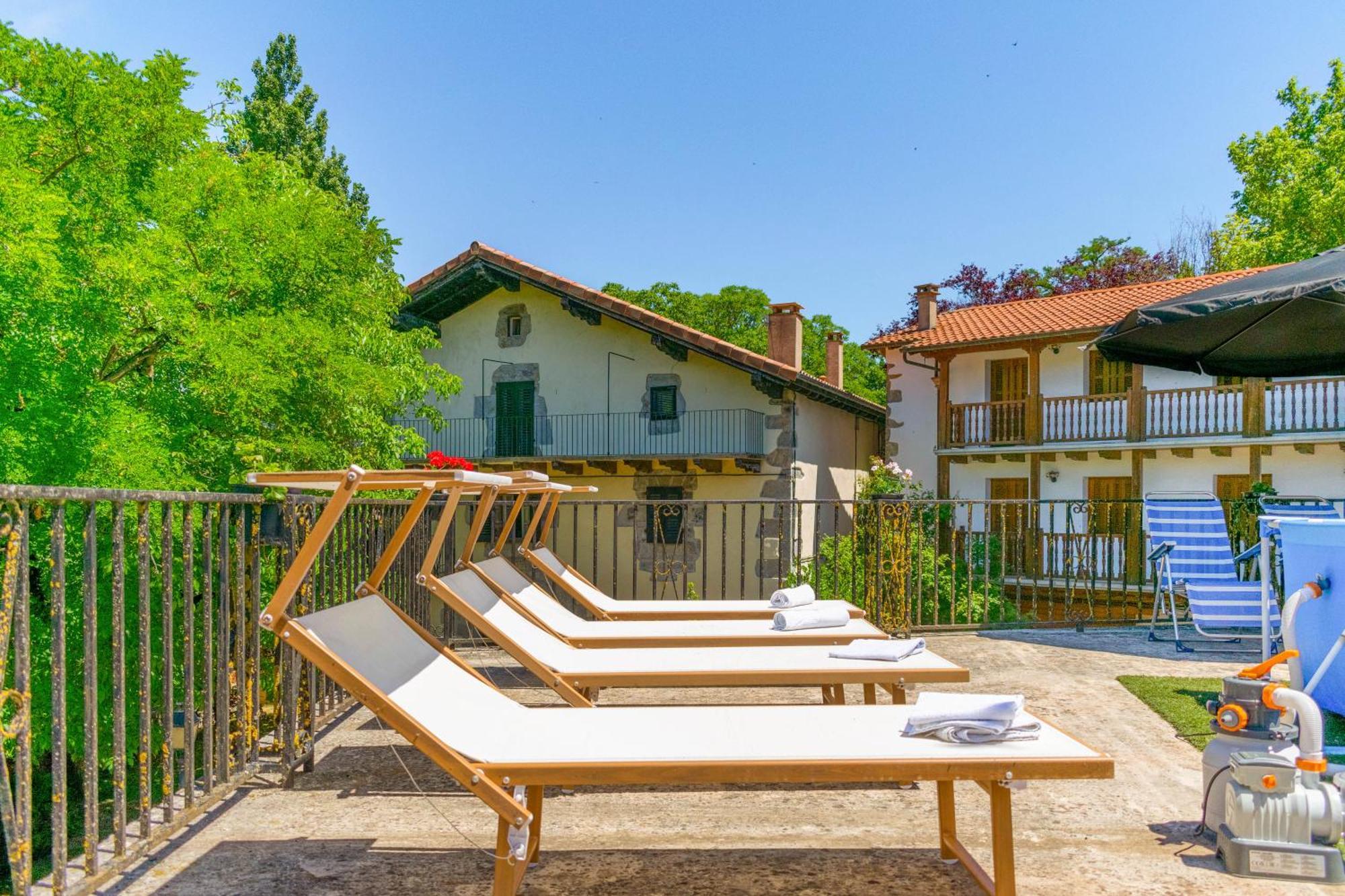 Casa Rural Arotzenia, Hogar Rustico En Pleno Valle De La Ulzama Lizaso 외부 사진