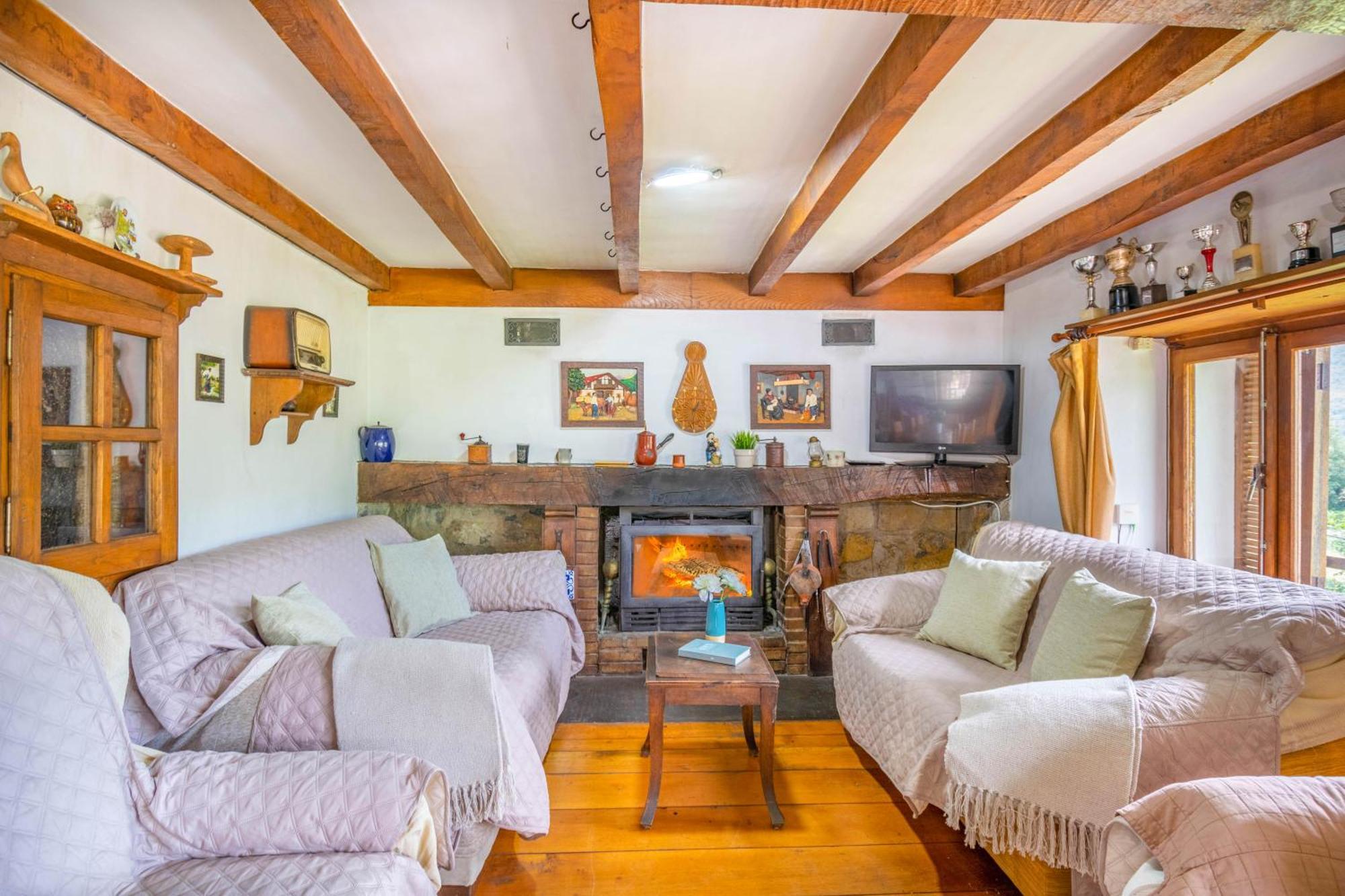 Casa Rural Arotzenia, Hogar Rustico En Pleno Valle De La Ulzama Lizaso 외부 사진
